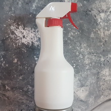 Sprühflasche mit Sprühpistole Keulenflasche weiss